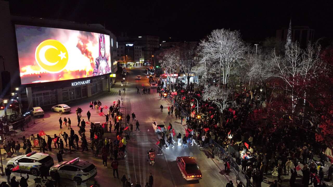 24 yılın ardından gelen zafer Konya’da dev ekranda verildi 7